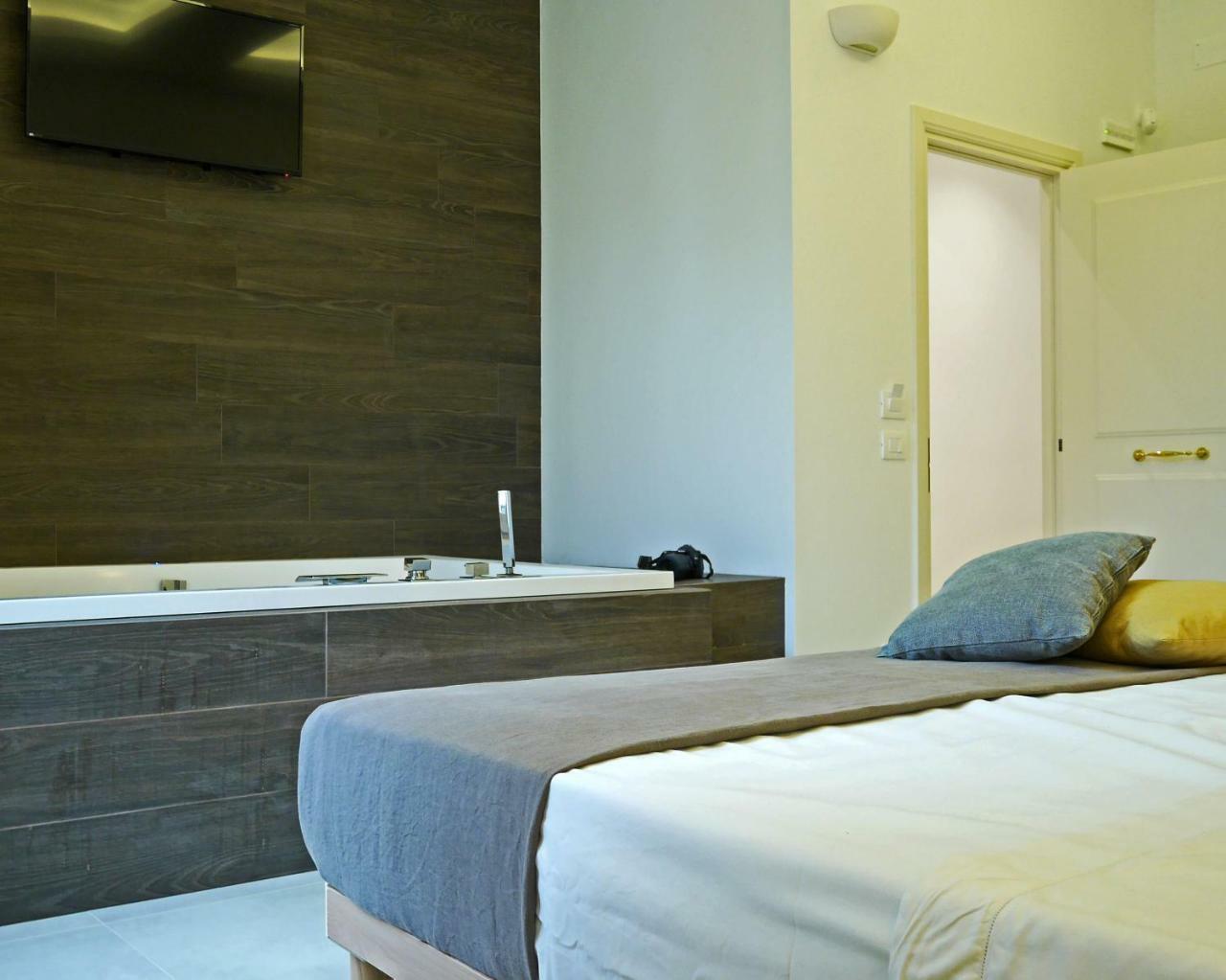 Palazzo San Lazzaro Bed & Breakfast Lecce Ngoại thất bức ảnh