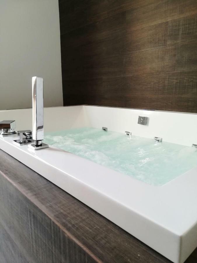 Palazzo San Lazzaro Bed & Breakfast Lecce Ngoại thất bức ảnh